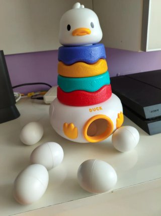 Vendo juguetes Patito Apilable para bebé de 10m.