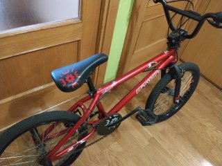 Bicicleta BMX Roja