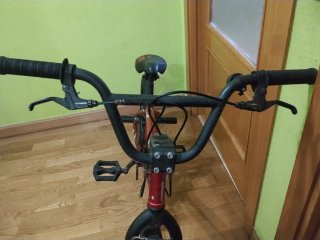 Bicicleta BMX Roja