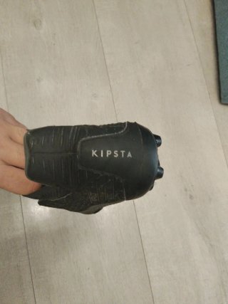 Botas de fútbol negras y turquesa