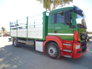MAN TGM 18 390-CAMIONES CON GRUA