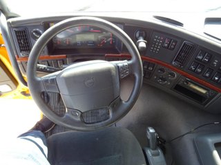Volvo FM 410--CAMIONES CON GRUA