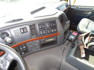Volvo FM 410--CAMIONES CON GRUA
