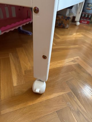 Cuna de bebé blanca