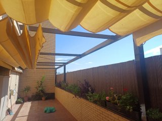 Pérgola exterior metálica