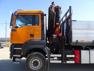 MAN TGA 18 390 D20--CAMIONES CON GRUA