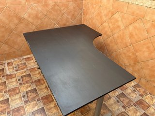 Mesa de ordenador y despacho con soporte torre PC