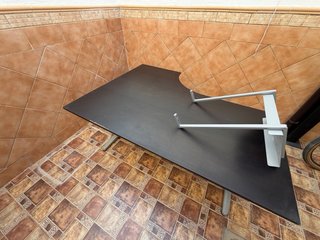 Mesa de ordenador y despacho con soporte torre PC