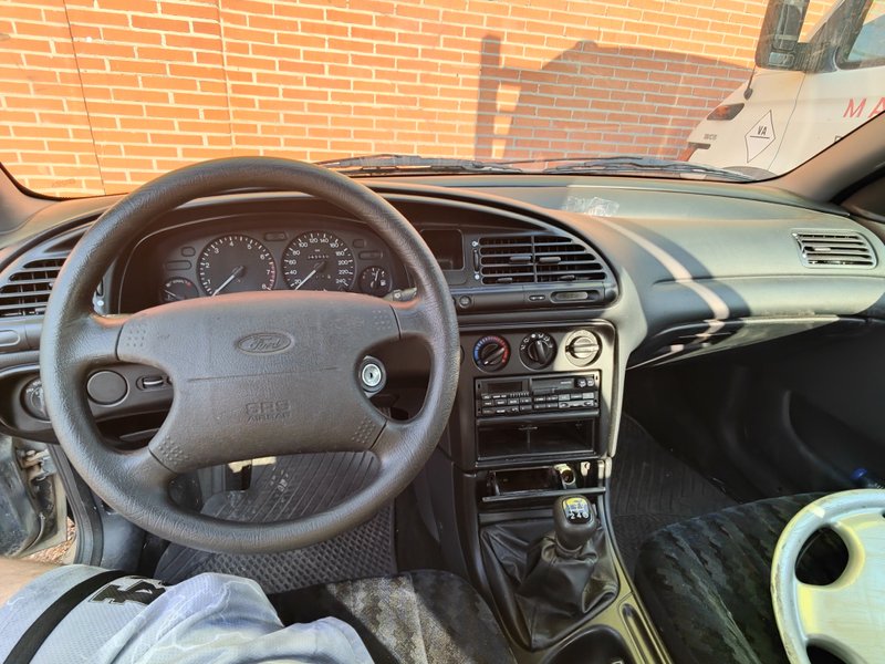 Ford Mondeo 1996 - foto 1