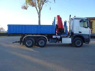 Mercedes AROCS 33 51--CAMIONES CON GRUA