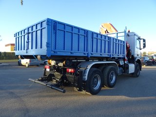 Mercedes AROCS 33 51--CAMIONES CON GRUA