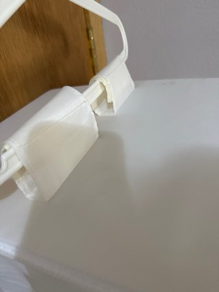 Organizador de ropa colgante blanco