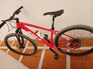 Bicicleta de Montaña BH Roja Y kTM / orquilla fox