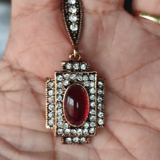 Pendientes Vintage con Piedra Roja y Circonitas