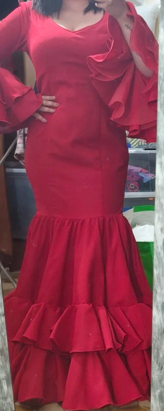 Traje de flamenca rojo volantes