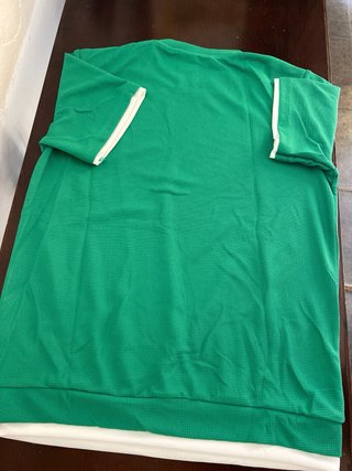 Conjunto deportivo verde hombre