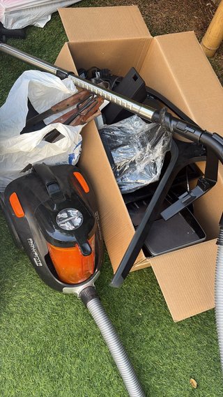 Varios artículos: palos de golf, radiadores radios