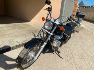 Suzuki Intruder 125 CC Negra