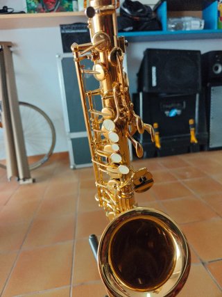Saxo Yamaha YAS-275 con estuche y funda