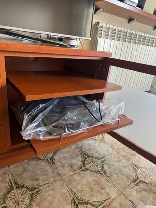 Mueble comedor cerezo macizo con vitrina