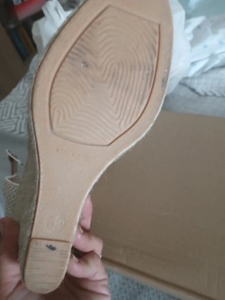Cuñas plateadas con esparto