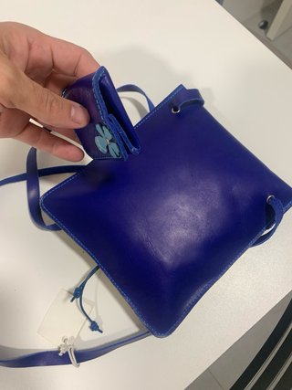 Bolso artesanal azul y amarillo