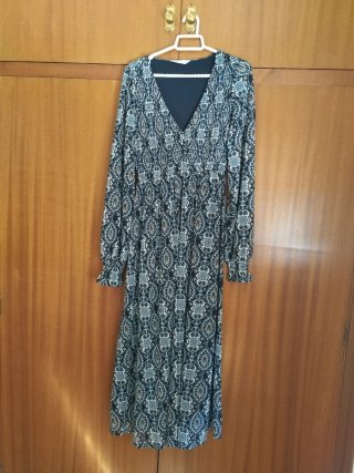 Vestido Springfield manga larga. Un solo uso