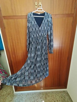 Vestido Springfield manga larga. Un solo uso