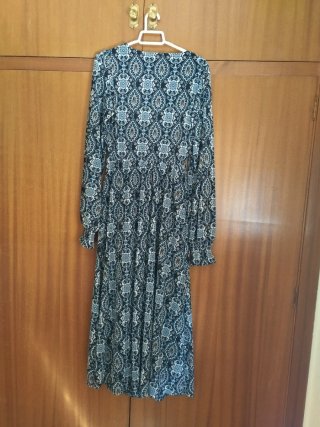 Vestido Springfield manga larga. Un solo uso