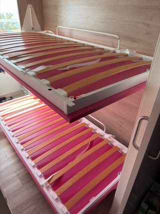 Litera abatible rosa y madera
