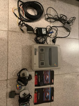 Consola Super Nintendo SNES + 2 mandos + 9 juegos