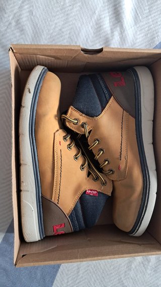 Zapatos Botas Levi's Marrones y Azules