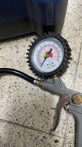 Compresor portátil Einhell BT-AC 180 KIT