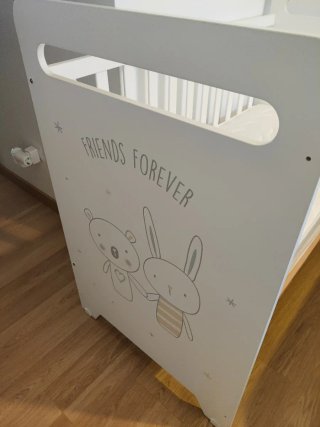 Maxi cuna de bebé de madera con colchón a medida