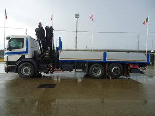 Scania P 360--CAMIONES CON GRUA