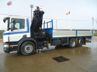 Scania P 360--CAMIONES CON GRUA