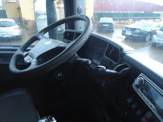 Scania P 360--CAMIONES CON GRUA