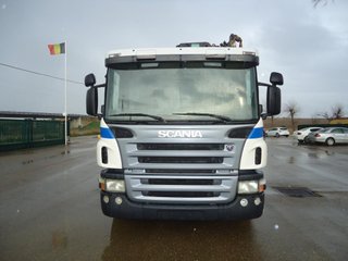 Scania P 360--CAMIONES CON GRUA
