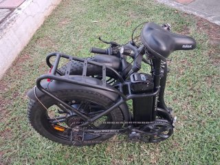 Bicicleta eléctrica plegable CON PUÑO ACELERADOR