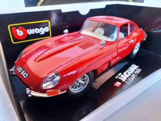 1/18 MODELLO JAGUAR E COUPE ROSSO NO POLISTIL