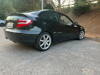 Mercedes-Benz Clase C ITV y pegatina B