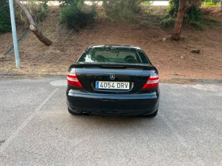 Mercedes-Benz Clase C ITV y pegatina B
