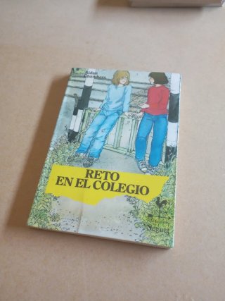 Lote cuatro libros literatura juvenil