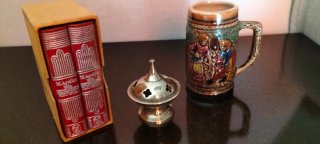 Lote Miniaturas Antiguas: Libros, Incensario jarra