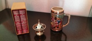 Lote Miniaturas Antiguas: Libros, Incensario jarra