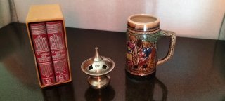 Lote Miniaturas Antiguas: Libros, Incensario jarra