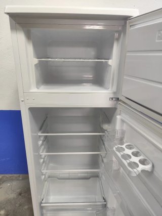 Frigorífico blanco 1.45m alto