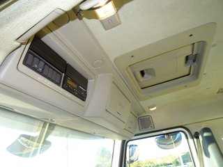 Volvo FL 240--CAMIONES CON GANCHO