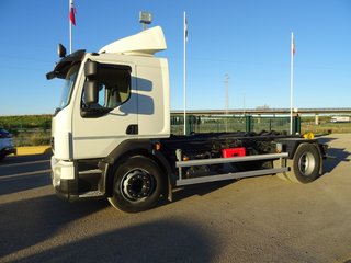 Volvo FL 240--CAMIONES CON GANCHO