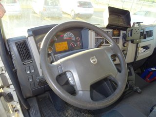 Volvo FL 240--CAMIONES CON GANCHO